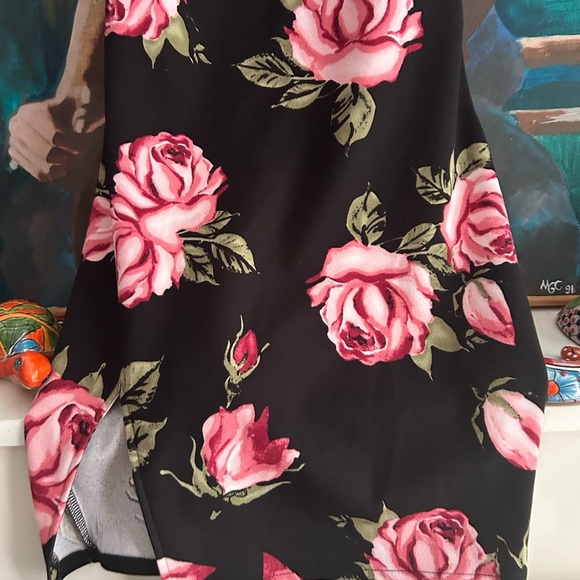 Guess Los Angeles Roses Black and Pink Bodycon Dress Small NWT S - Picture 3 of 16